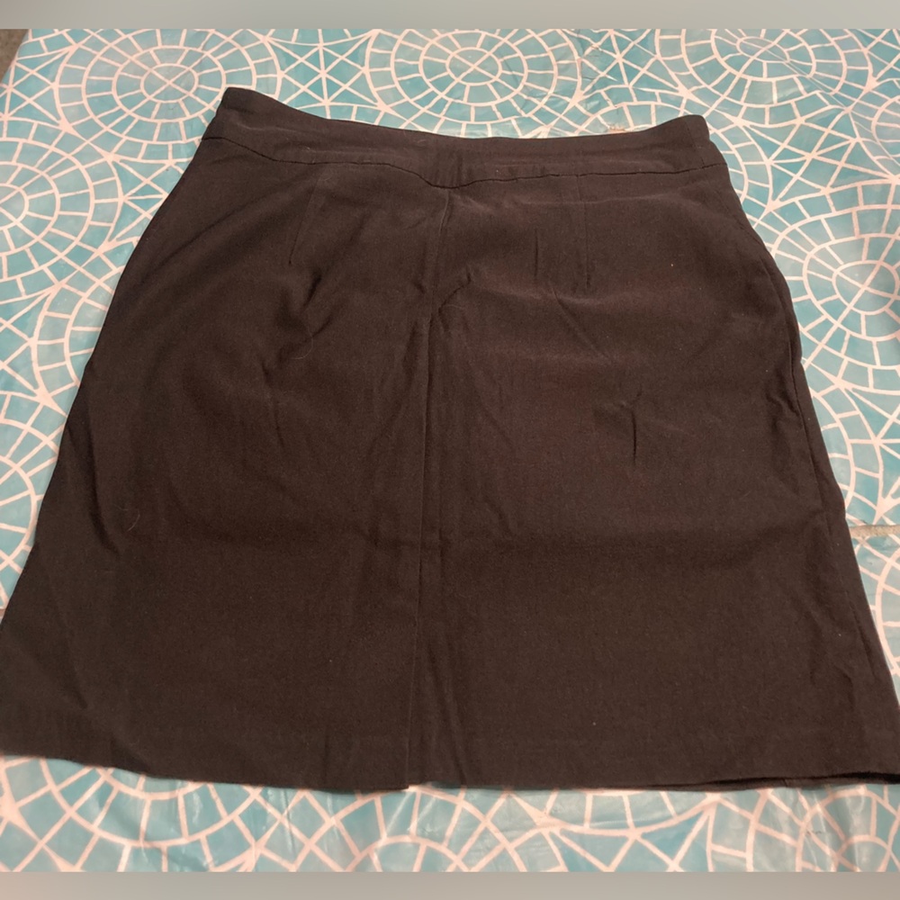 Today***$14***Patchington Black Skort. - image 4